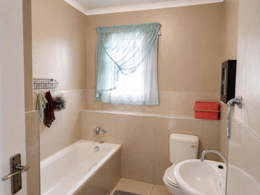 3 Bedroom Property for Sale in Waterval East North West